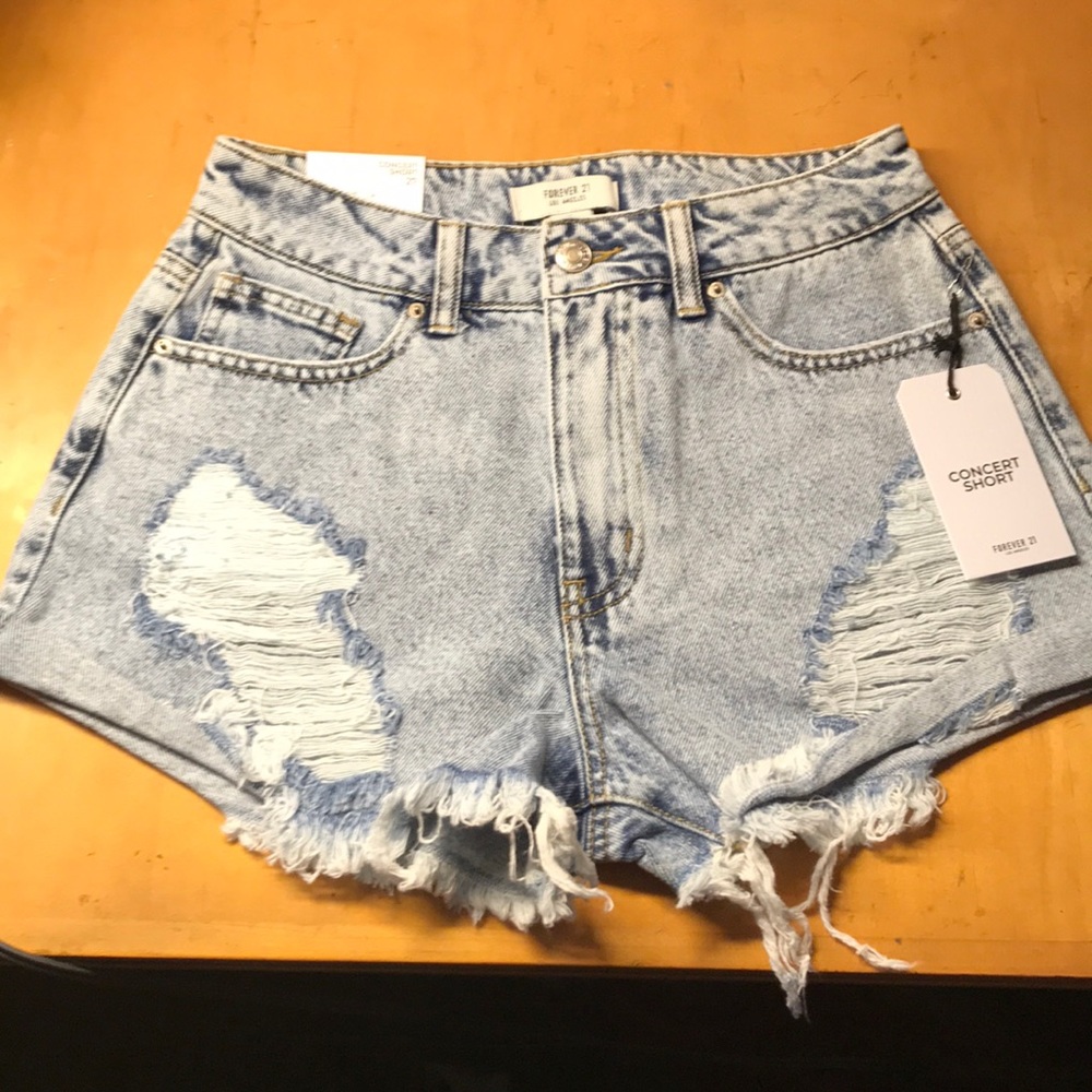 Concert shorts woman